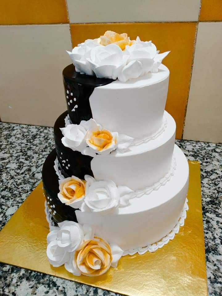 Premium RED N White Velvet Cake